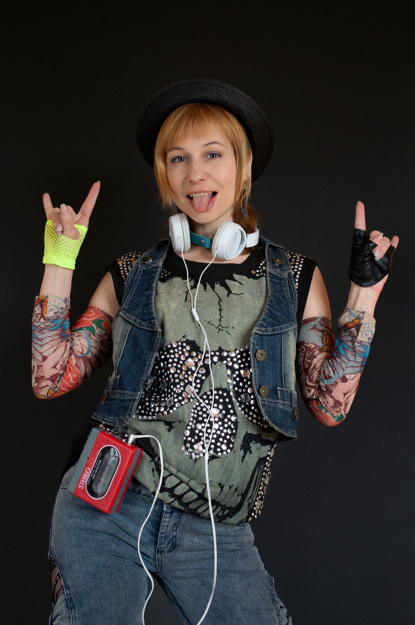 Foto_Mädchen mit Kopfhörern und Walkman Foto für Seite DJ Service_80er Jahre